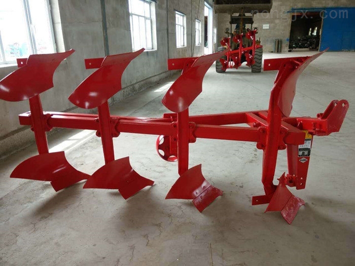 耕整地机械 铧式犁 >新疆双剑1lyf-427液压翻转犁产品简介
