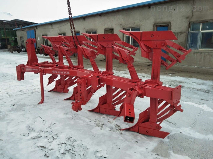 耕整地机械 铧式犁 >新疆双剑1lyf-445液压翻转犁产品简介